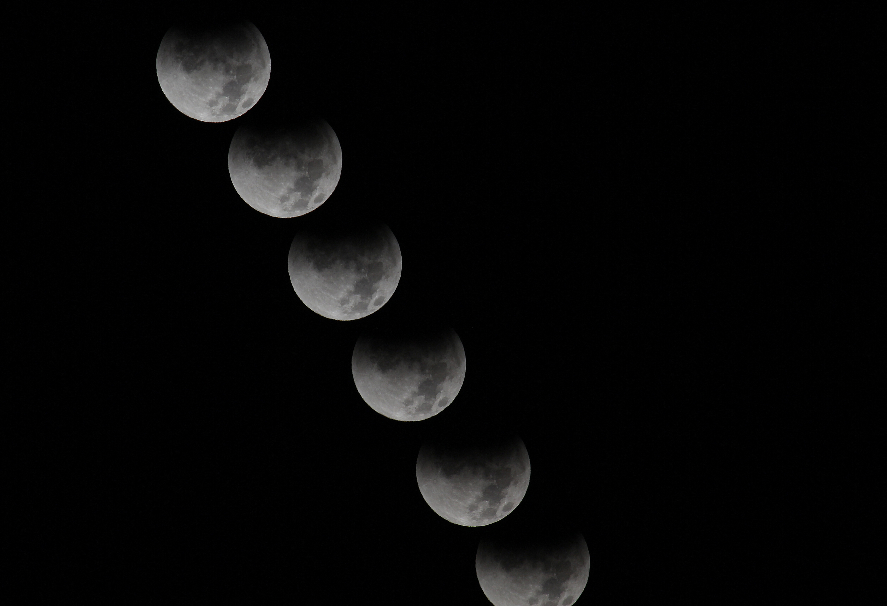 Joe Dobrow photo of a lunar eclipse, 12-10-11